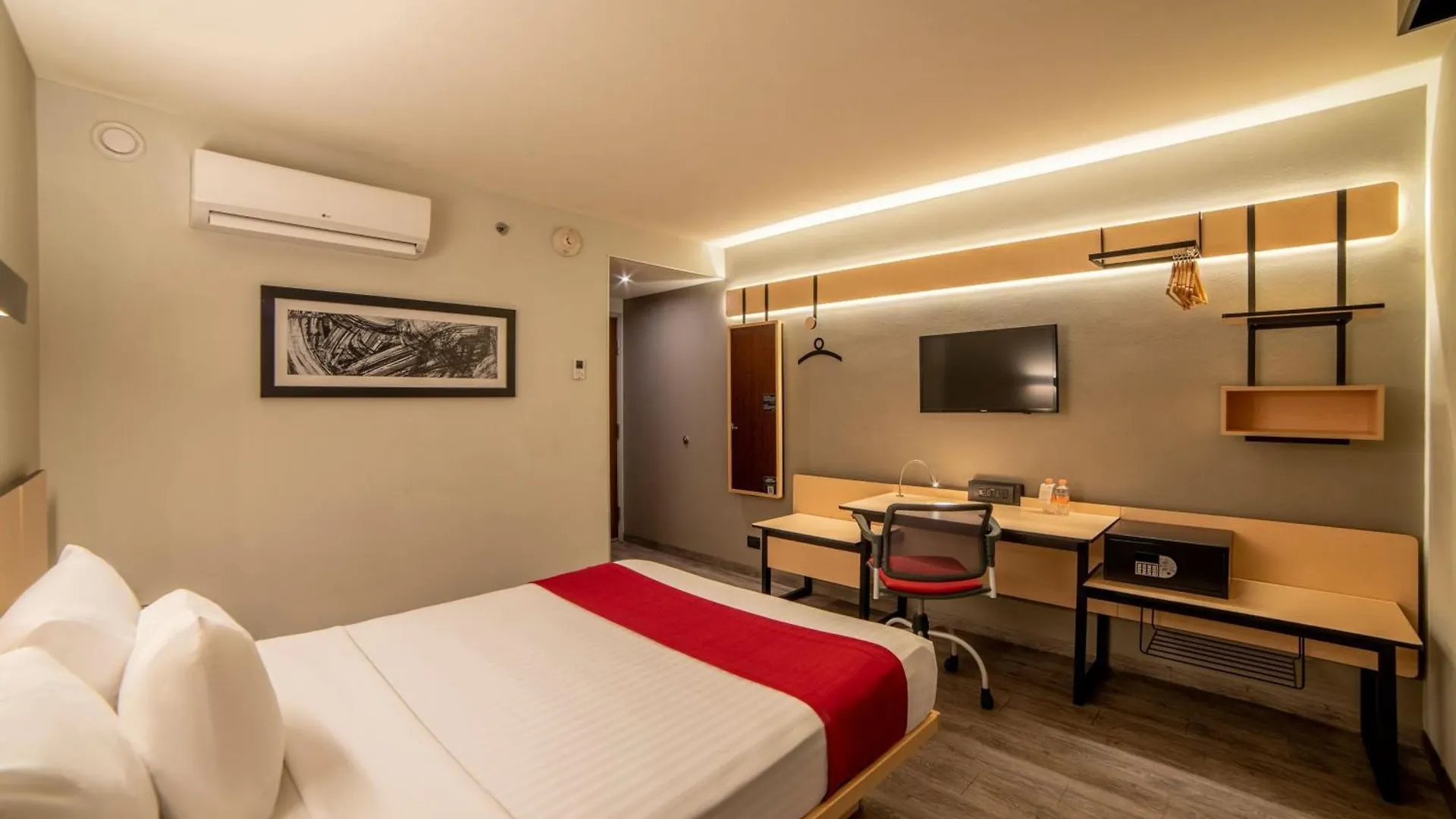 City Express Plus By Marriott Guadalajara Palomar Hotel