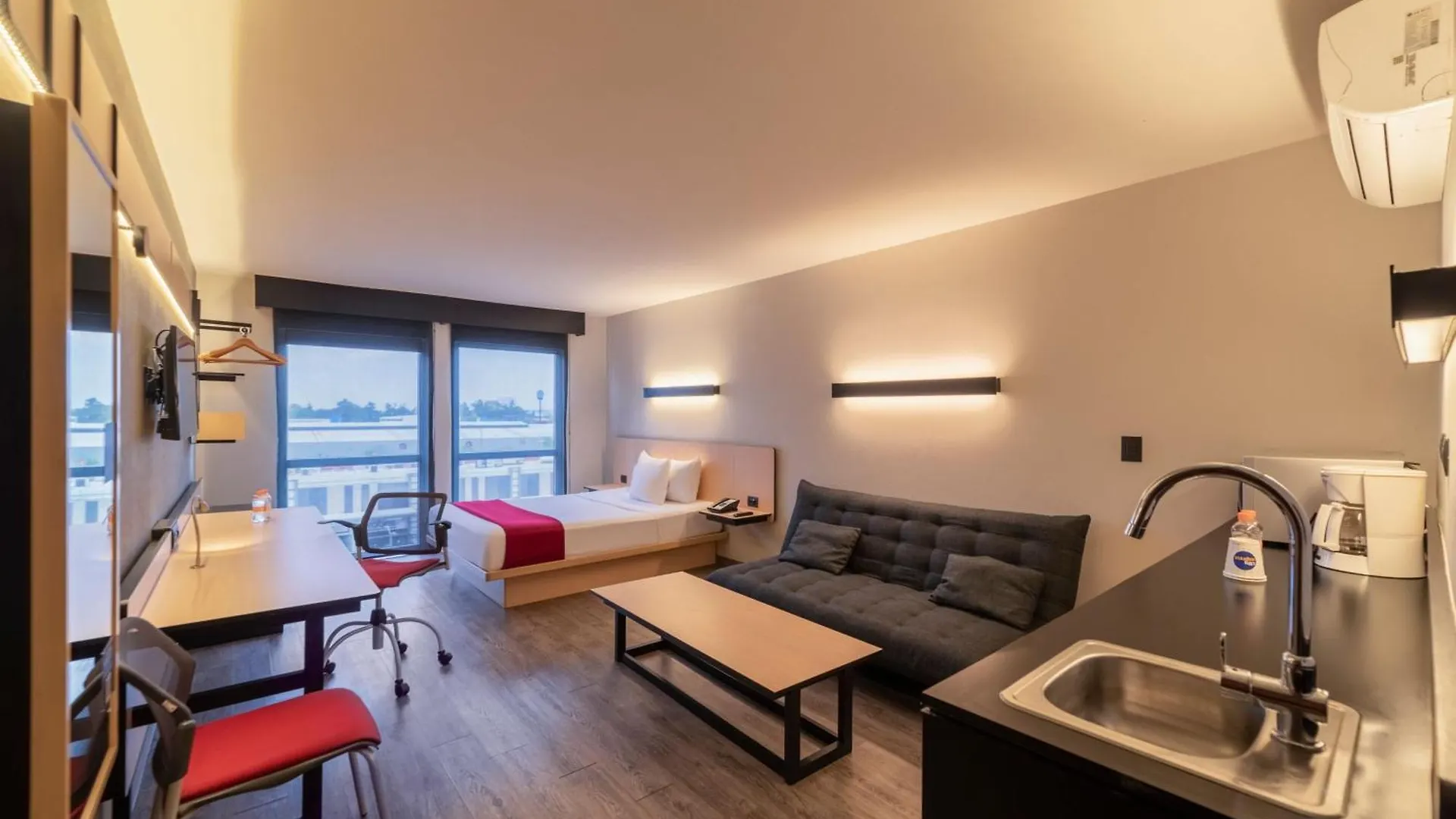 Hotel City Express Plus By Marriott Guadalajara Palomar