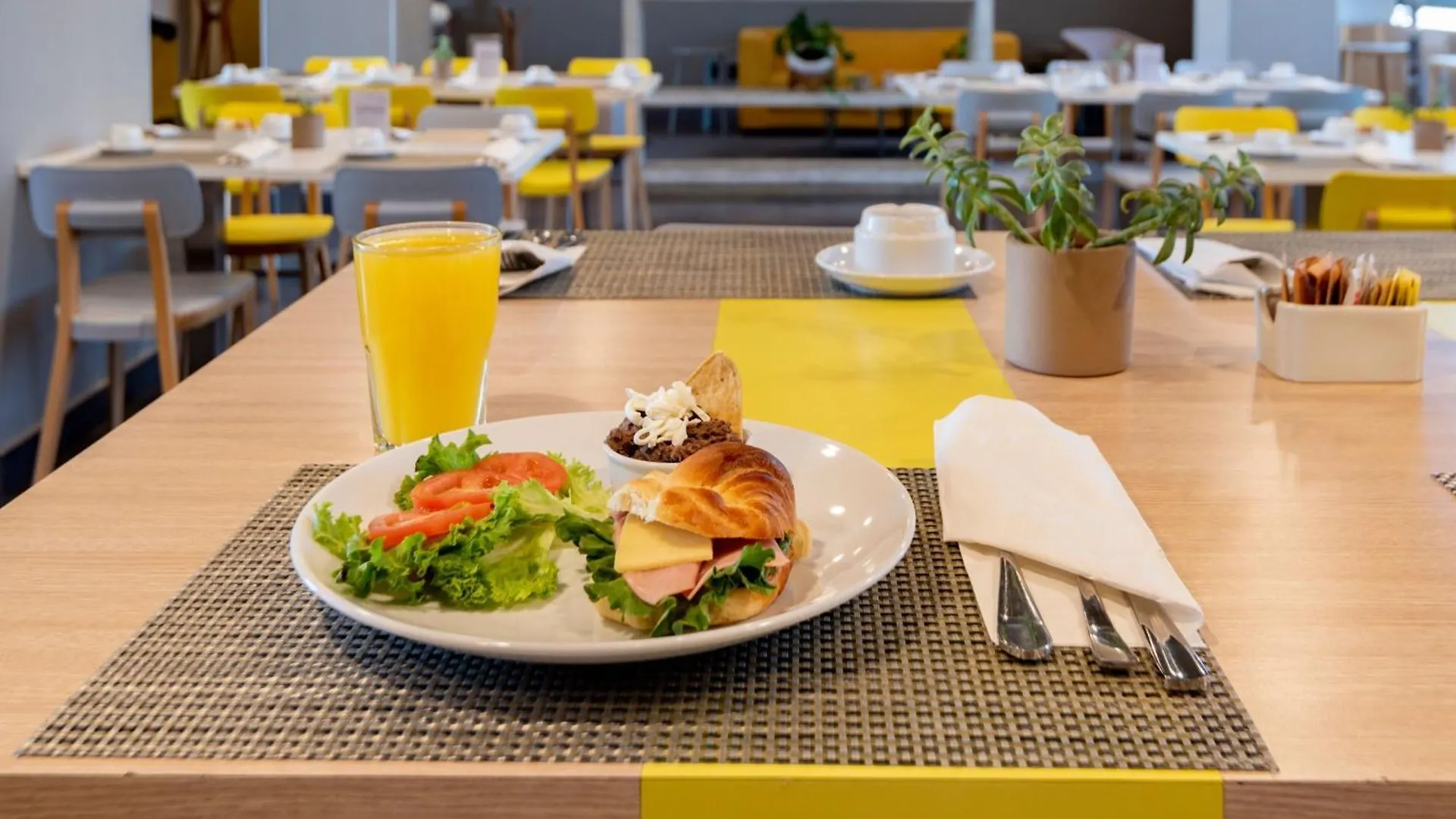 Hotel City Express Plus By Marriott Guadalajara Palomar