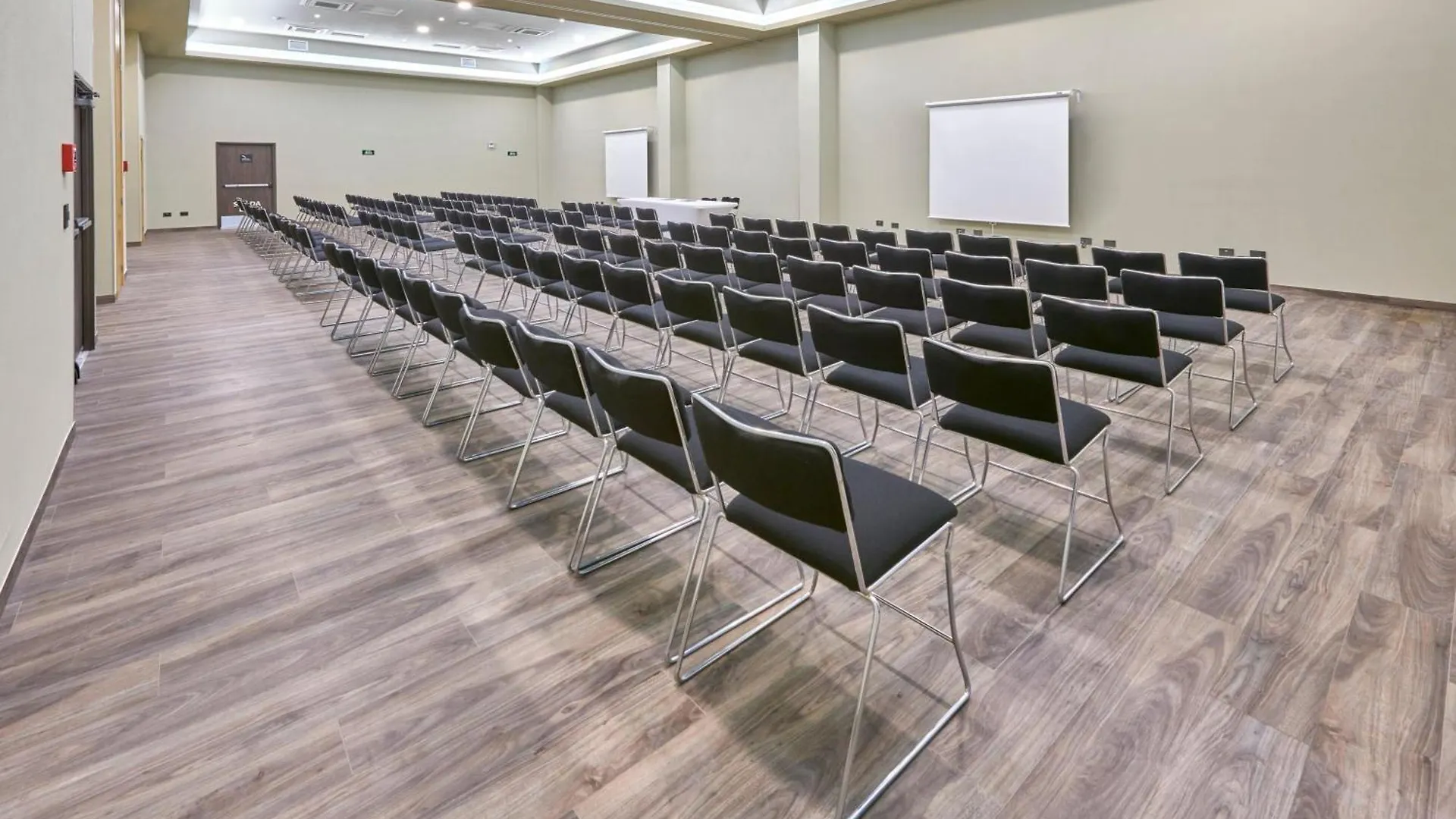 Hotel City Express Plus By Marriott Guadalajara Palomar