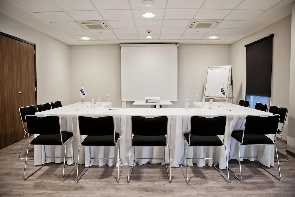 City Express Plus By Marriott Guadalajara Palomar Hotel
